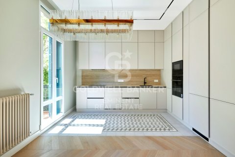 Apartamento de 3 dormitorios en venta en Barcelona, Cataluña, Spain № 5842 - foto 8