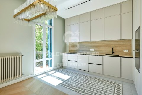 Apartamento de 3 dormitorios en venta en Barcelona, Cataluña, Spain № 5842 - foto 10