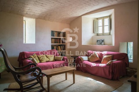 Сasa de 6 dormitorios en venta en Gerona, Cataluña, Spain № 5845 - foto 5