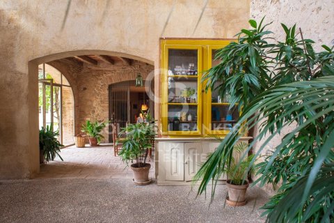 Сasa de 6 dormitorios en venta en Gerona, Cataluña, Spain № 5845