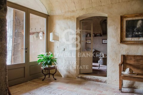 Сasa de 6 dormitorios en venta en Gerona, Cataluña, Spain № 5845 - foto 10