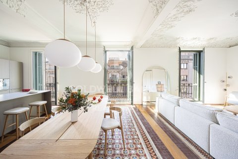 Ático de 3 dormitorios en venta en Barcelona, Cataluña, Spain № 5846