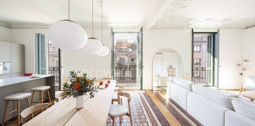Ático de 3 dormitorios en venta en Barcelona, Cataluña, Spain № 5846