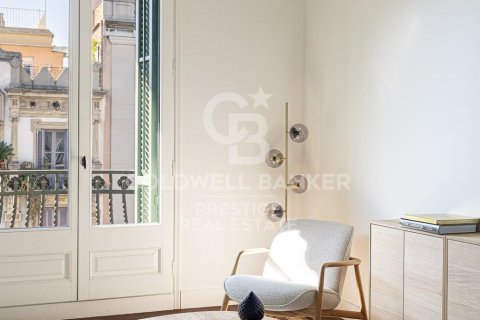 Ático de 3 dormitorios en venta en Barcelona, Cataluña, Spain № 5846 - foto 11