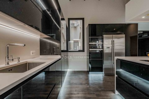 3 bedrooms apartment for sale in Barcelona, Catalonia, Spain № 6280 - photo 3