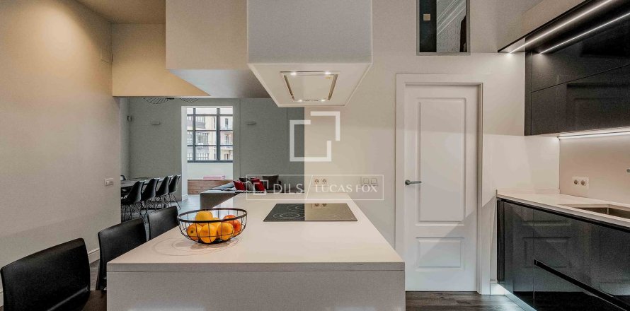 3 bedrooms apartment for sale in Barcelona, Catalonia, Spain № 6280