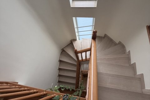 Casa adosada de 4 dormitorios en venta en Barcelona, Cataluña, Spain № 7459 - foto 10