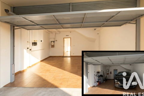 Casa adosada de 4 dormitorios en venta en Barcelona, Cataluña, Spain № 7459 - foto 17