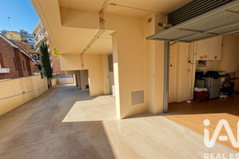 Casa adosada de 4 dormitorios en venta en Barcelona, Cataluña, Spain № 7459 - foto 16