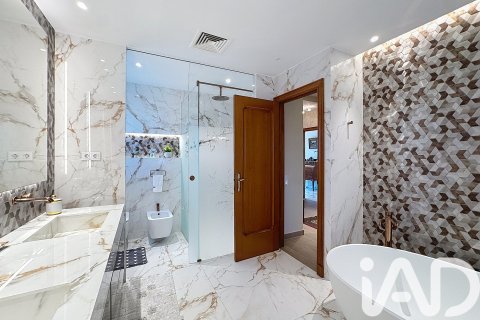 6 bedrooms house for sale in Vilanova i la Geltru, Barcelona, Catalonia, Spain № 7454 - photo 11