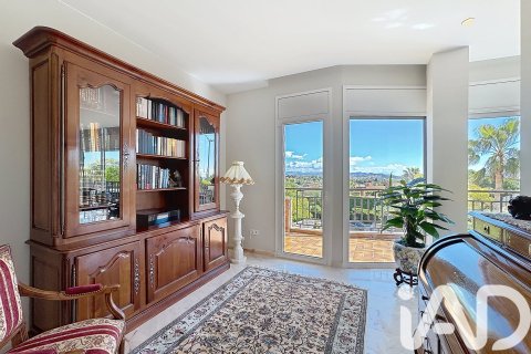 6 bedrooms house for sale in Vilanova i la Geltru, Barcelona, Catalonia, Spain № 7454 - photo 26