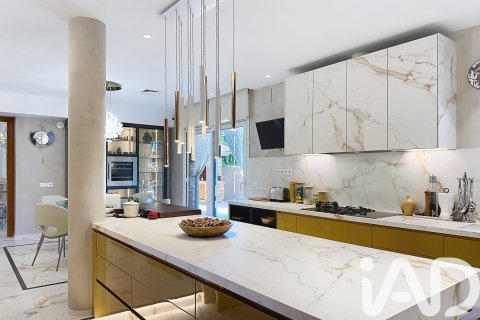 6 bedrooms house for sale in Vilanova i la Geltru, Barcelona, Catalonia, Spain № 7454 - photo 20