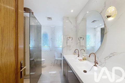 6 bedrooms house for sale in Vilanova i la Geltru, Barcelona, Catalonia, Spain № 7454 - photo 6