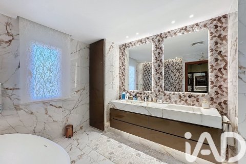 6 bedrooms house for sale in Vilanova i la Geltru, Barcelona, Catalonia, Spain № 7454 - photo 28