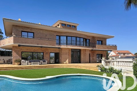 6 bedrooms house for sale in Vilanova i la Geltru, Barcelona, Catalonia, Spain № 7454 - photo 18