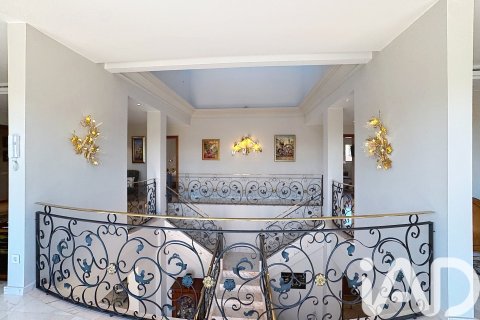 6 bedrooms house for sale in Vilanova i la Geltru, Barcelona, Catalonia, Spain № 7454 - photo 12