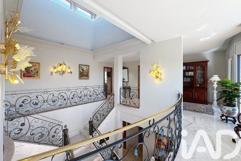 6 bedrooms house for sale in Vilanova i la Geltru, Barcelona, Catalonia, Spain № 7454 - photo 13