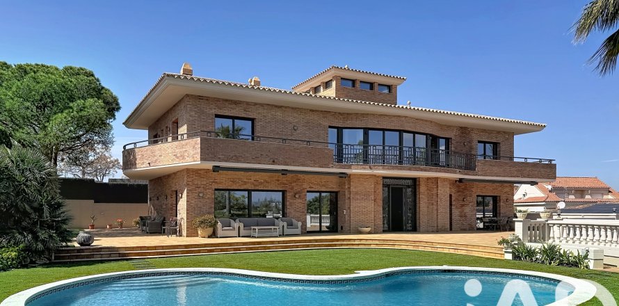 6 bedrooms house for sale in Vilanova i la Geltru, Barcelona, Catalonia, Spain № 7454