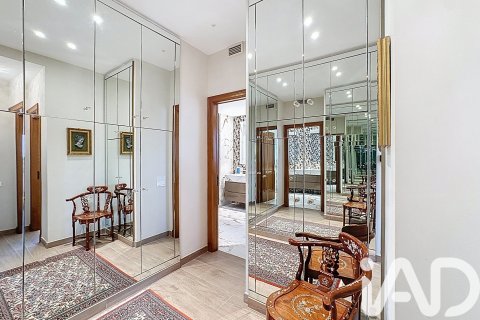 6 bedrooms house for sale in Vilanova i la Geltru, Barcelona, Catalonia, Spain № 7454 - photo 10