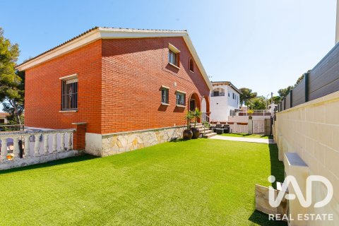 Сasa de 6 dormitorios en venta en El Vendrell, Tarragona, Cataluña, Spain № 8320 - foto 2