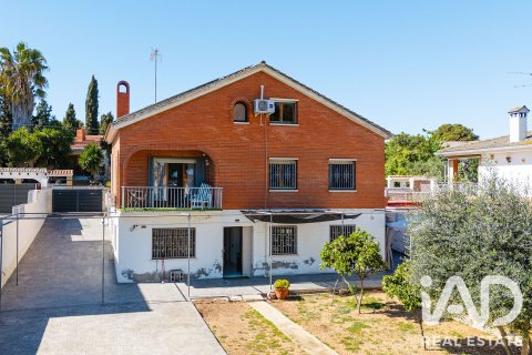 Сasa de 6 dormitorios en venta en El Vendrell, Tarragona, Cataluña, Spain № 8320