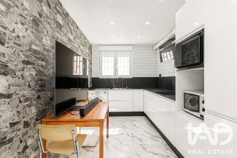 Сasa de 6 dormitorios en venta en El Vendrell, Tarragona, Cataluña, Spain № 8320 - foto 8