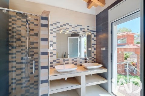 4 bedrooms house for sale in Olivella, Barcelona, Catalonia, Spain № 8319 - photo 19