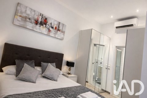 Apartamento de 2 dormitorios en venta en Barcelona, Cataluña, Spain № 8318 - foto 9