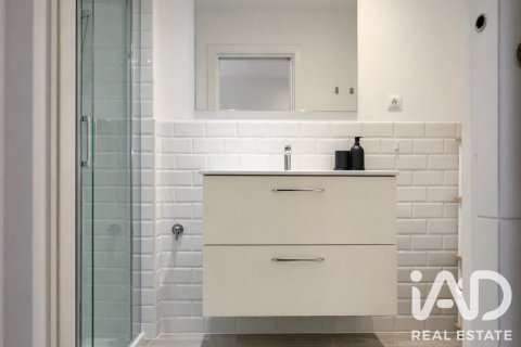 Apartamento de 2 dormitorios en venta en Barcelona, Cataluña, Spain № 8318 - foto 11