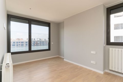 Apartamento de 3 dormitorios en venta en Badalona, Barcelona, Cataluña, Spain № 3604 - foto 15