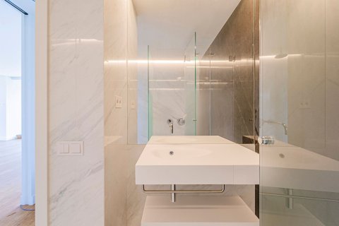 Apartamento de 2 dormitorios en venta en Barcelona, Cataluña, Spain № 3602 - foto 13