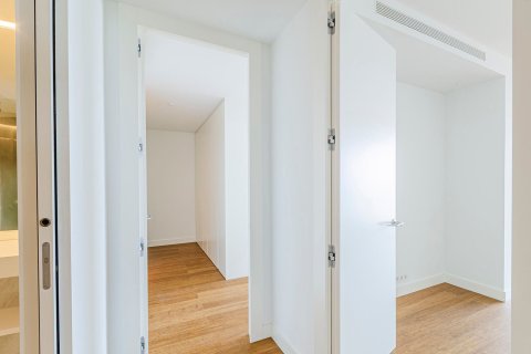 Apartamento de 3 dormitorios en venta en Barcelona, Cataluña, Spain № 3599 - foto 19