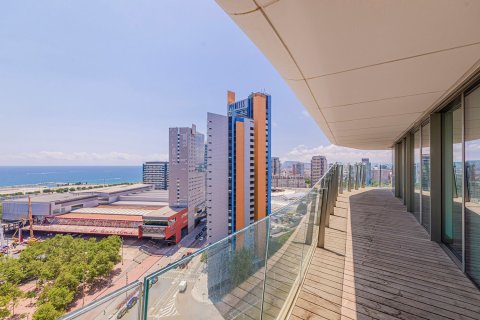 Apartamento de 3 dormitorios en venta en Barcelona, Cataluña, Spain № 3599 - foto 20
