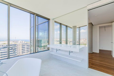 Apartamento de 3 dormitorios en venta en Barcelona, Cataluña, Spain № 3598 - foto 16