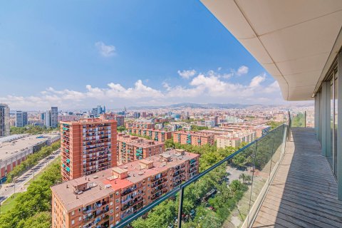 Apartamento de 3 dormitorios en venta en Barcelona, Cataluña, Spain № 3598 - foto 10