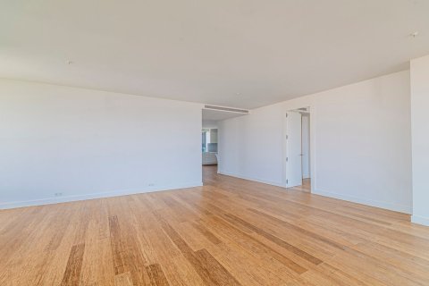 Apartamento de 3 dormitorios en venta en Barcelona, Cataluña, Spain № 3598 - foto 22