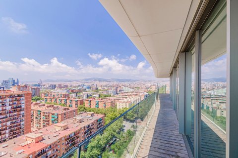 Apartamento de 3 dormitorios en venta en Barcelona, Cataluña, Spain № 3598 - foto 30
