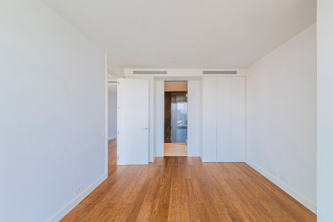 Apartamento de 3 dormitorios en venta en Barcelona, Cataluña, Spain № 3598 - foto 9