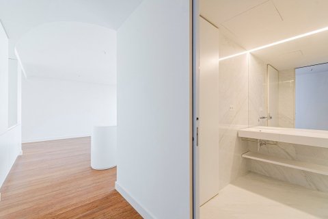 Apartamento de 3 dormitorios en venta en Barcelona, Cataluña, Spain № 3598 - foto 6