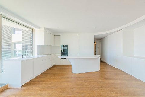 Apartamento de 3 dormitorios en venta en Barcelona, Cataluña, Spain № 3598 - foto 17