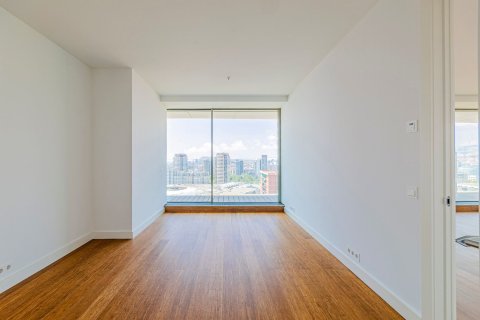 Apartamento de 3 dormitorios en venta en Barcelona, Cataluña, Spain № 3598 - foto 7