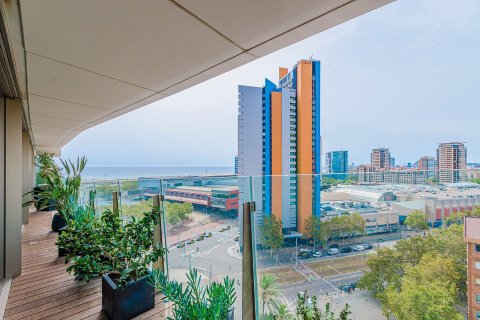 Apartamento de 3 dormitorios en venta en Barcelona, Cataluña, Spain № 3600 - foto 28