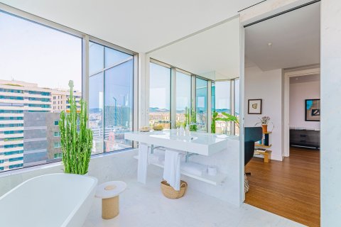Apartamento de 3 dormitorios en venta en Barcelona, Cataluña, Spain № 3600 - foto 10