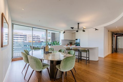 Apartamento de 3 dormitorios en venta en Barcelona, Cataluña, Spain № 3600 - foto 21