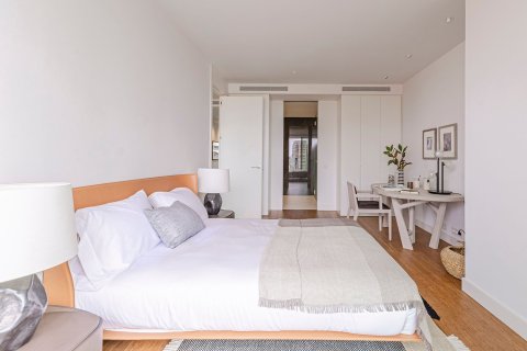 Apartamento de 3 dormitorios en venta en Barcelona, Cataluña, Spain № 3600 - foto 5