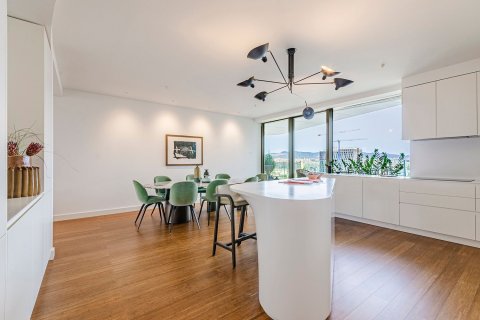 Apartamento de 3 dormitorios en venta en Barcelona, Cataluña, Spain № 3600
