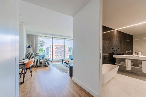 Apartamento de 3 dormitorios en venta en Barcelona, Cataluña, Spain № 3600 - foto 19