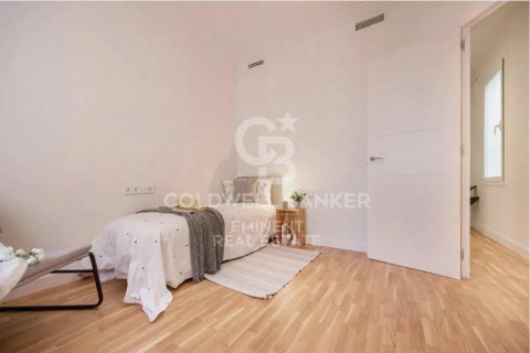 Apartamento de 3 dormitorios en venta en Barcelona, Cataluña, Spain № 7943 - foto 10