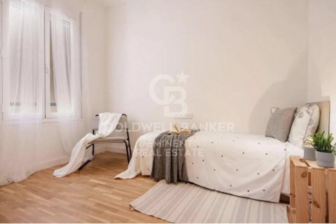 Apartamento de 3 dormitorios en venta en Barcelona, Cataluña, Spain № 7943 - foto 9