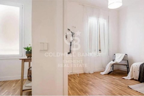 Apartamento de 3 dormitorios en venta en Barcelona, Cataluña, Spain № 7943 - foto 11